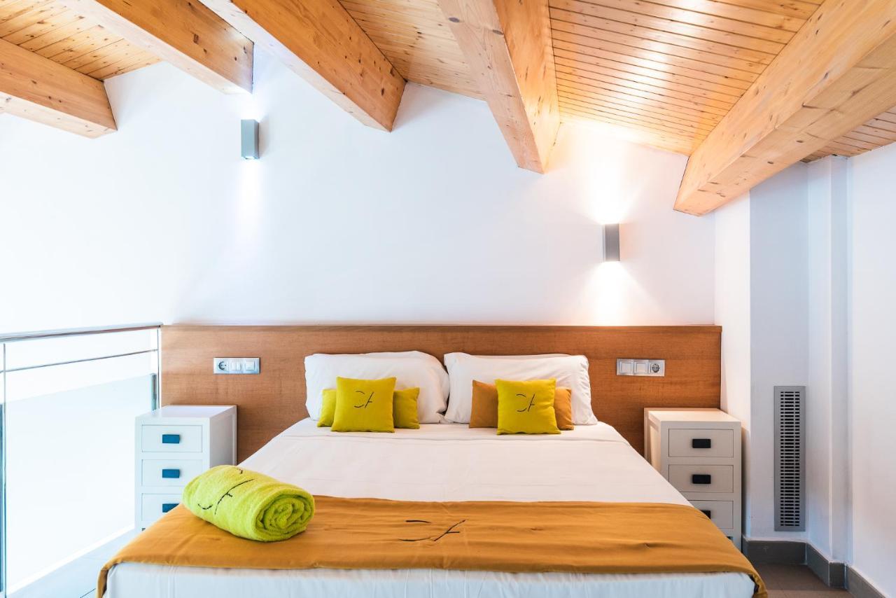 Aparthotel Las Palmeras 卡斯特尔德费尔斯 外观 照片