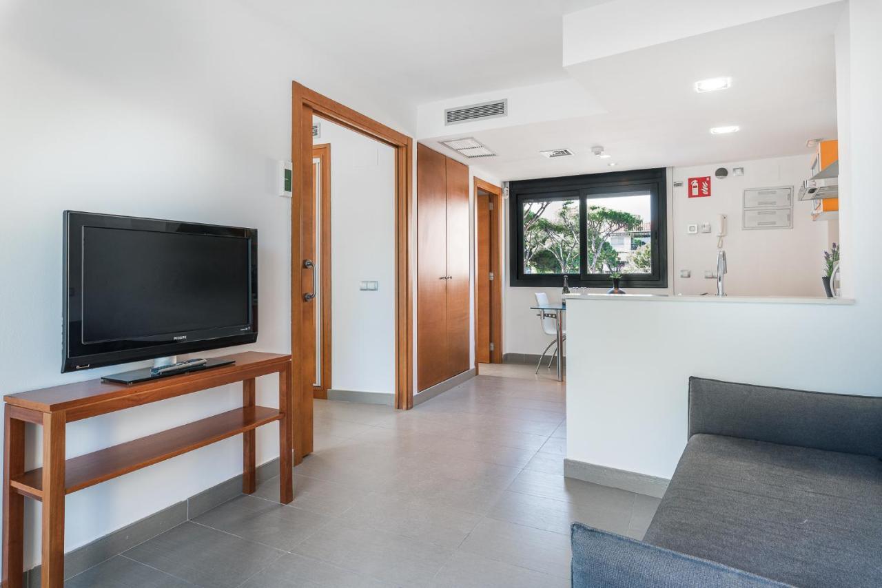 Aparthotel Las Palmeras 卡斯特尔德费尔斯 外观 照片