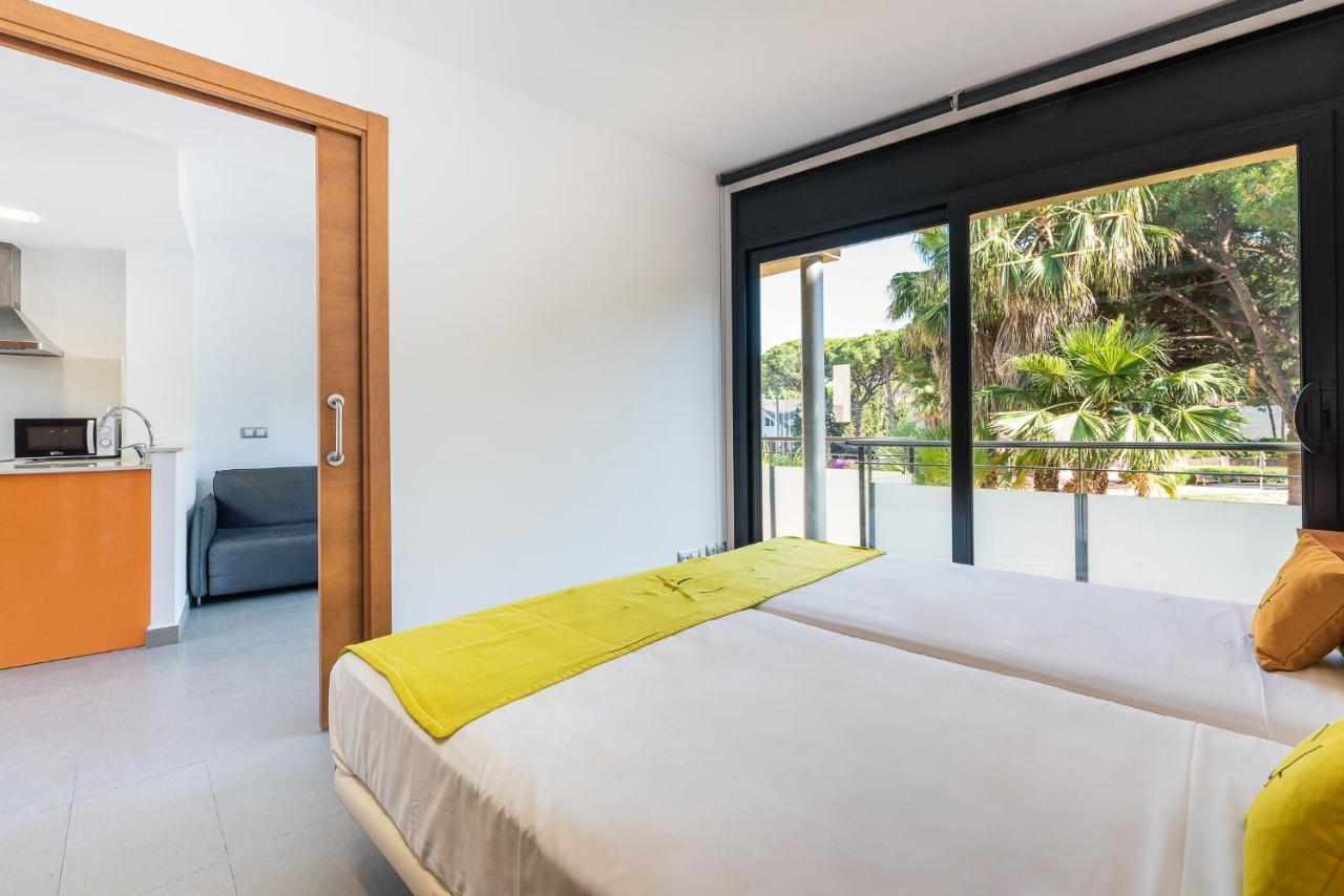Aparthotel Las Palmeras 卡斯特尔德费尔斯 外观 照片