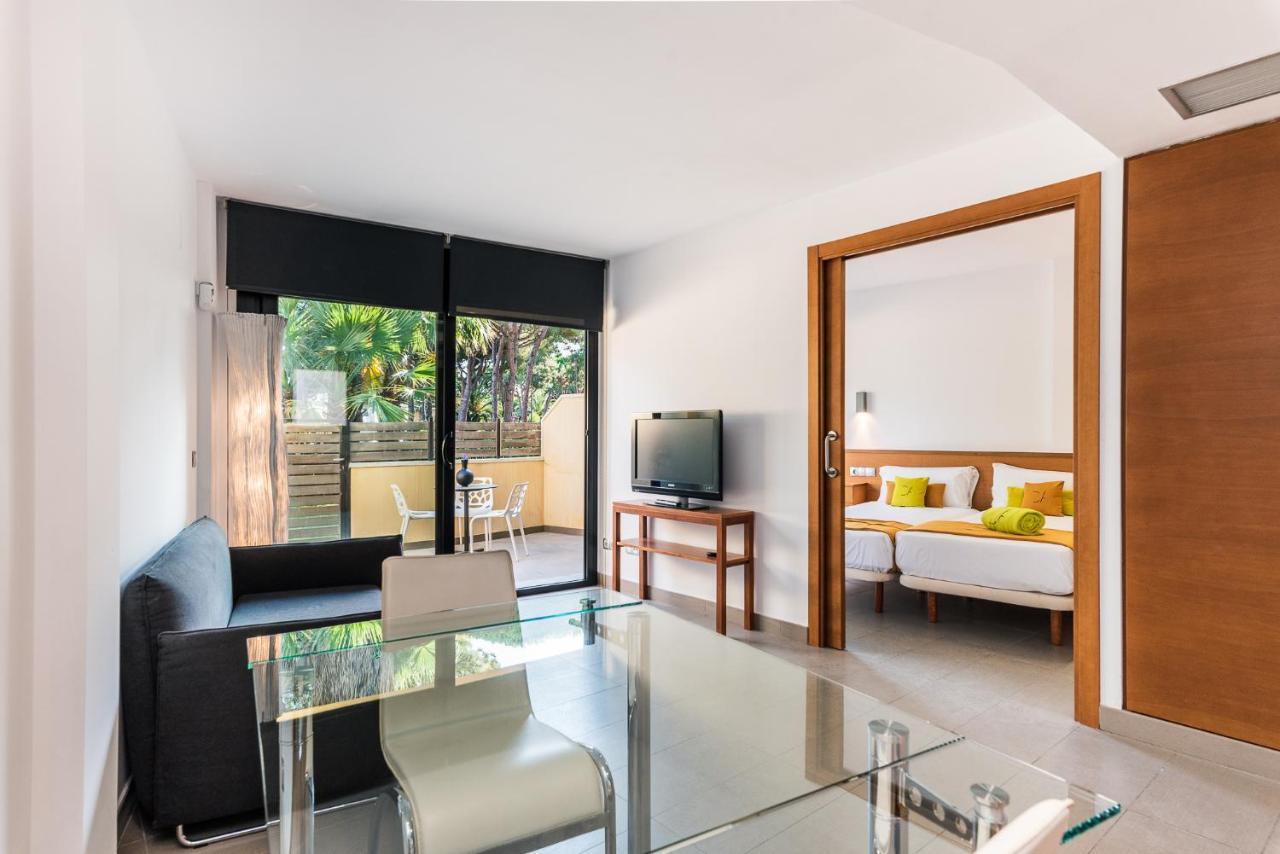 Aparthotel Las Palmeras 卡斯特尔德费尔斯 外观 照片