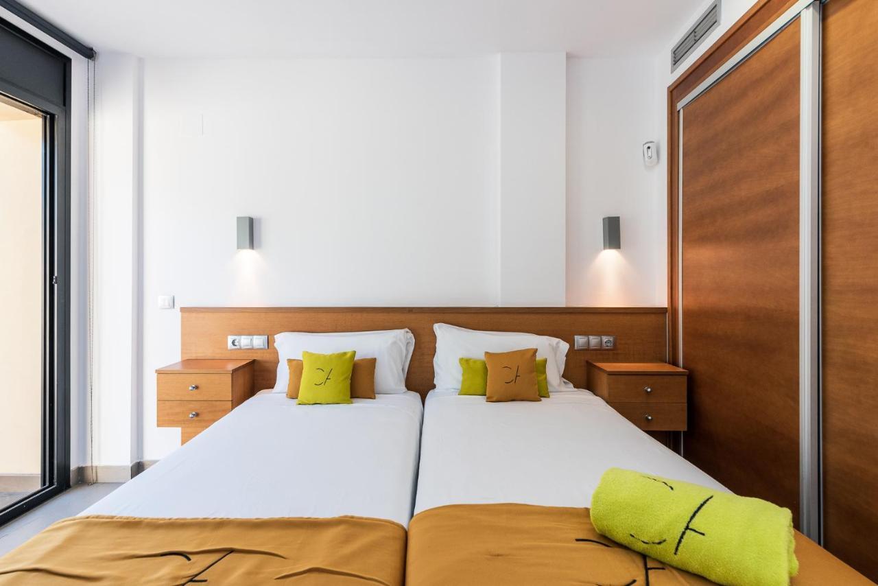 Aparthotel Las Palmeras 卡斯特尔德费尔斯 外观 照片