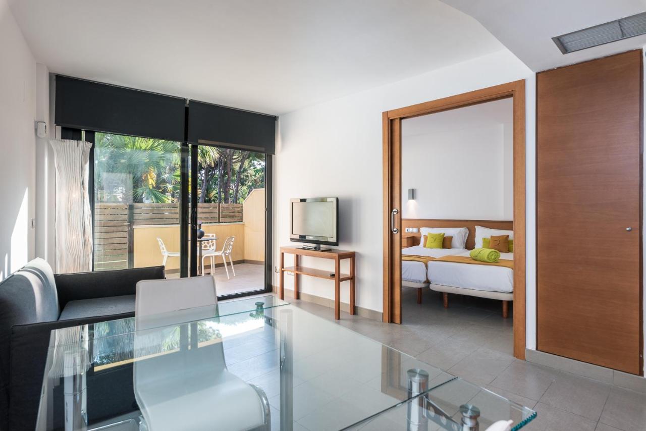 Aparthotel Las Palmeras 卡斯特尔德费尔斯 外观 照片