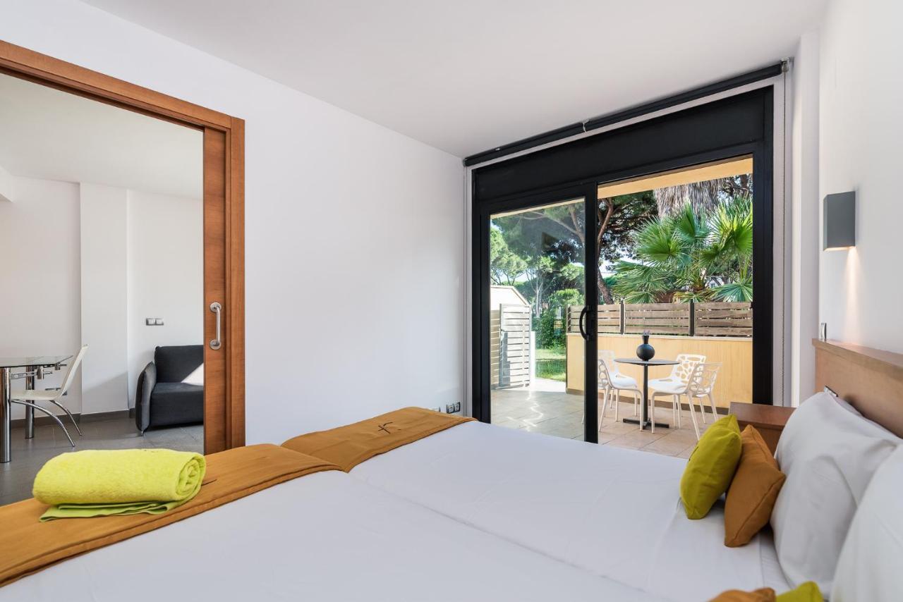 Aparthotel Las Palmeras 卡斯特尔德费尔斯 外观 照片
