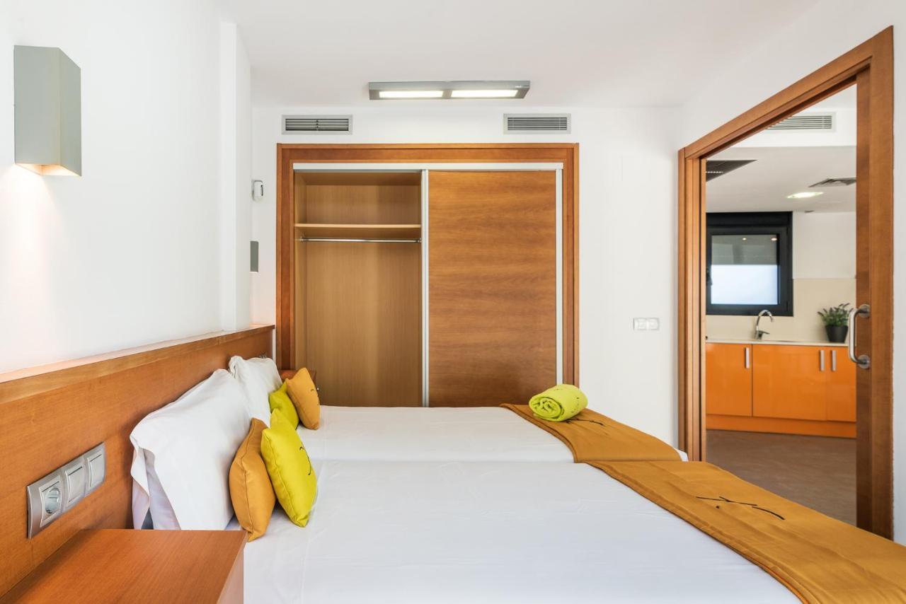 Aparthotel Las Palmeras 卡斯特尔德费尔斯 外观 照片