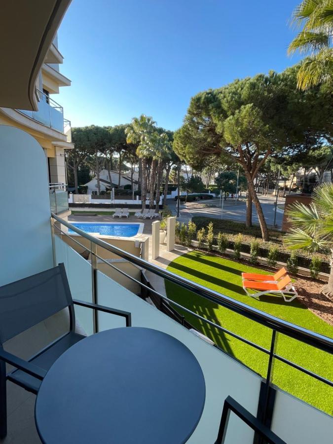 Aparthotel Las Palmeras 卡斯特尔德费尔斯 外观 照片