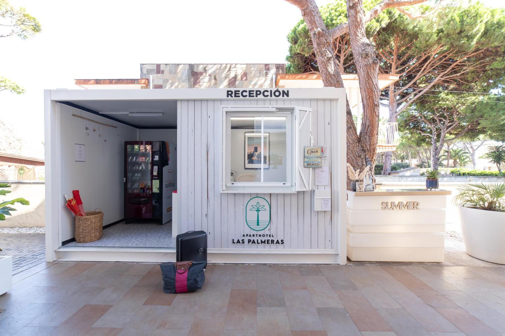 Aparthotel Las Palmeras 卡斯特尔德费尔斯 外观 照片